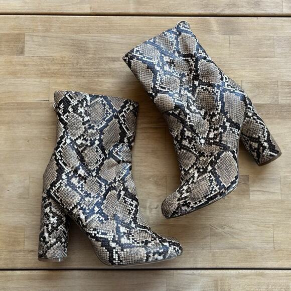 JustFab Shoes - Just Fab Womens Snake Skin Pointed Estrella Zip Boots Size 9